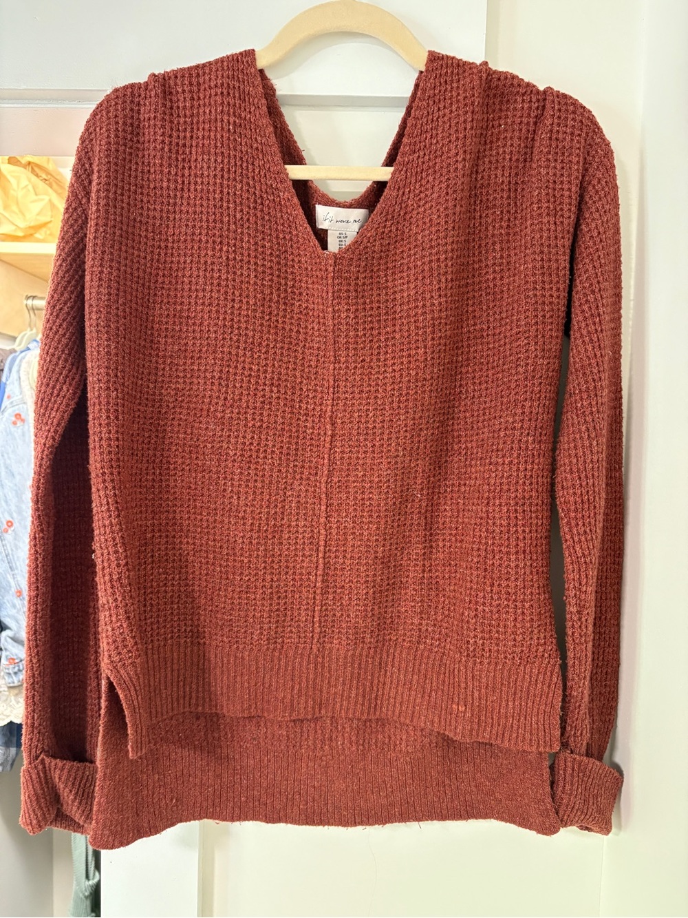 Waffle Knit V-Neck Sweater in Rust